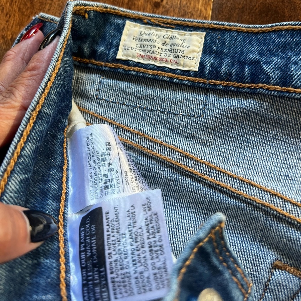 501 Levi's - Picture 5 of 13